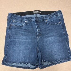 TORRID Denim Shorts | Vintage Blue Jeans Size 16
